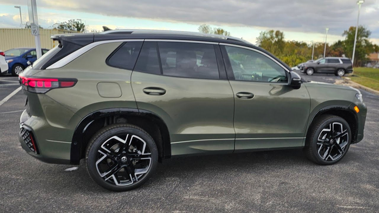 2026 Volkswagen Tiguan Turbo Review: Power, Premium Tech, and the Quest for German Performance 4 2026 Volkswagen Tiguan