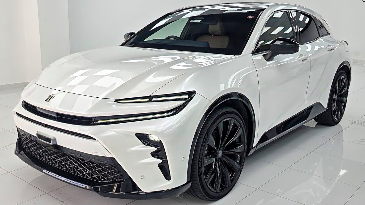 The 2025 Toyota Crown Signia Review: Is This the Ultimate Empty Nester Vehicle? 3 Toyota Crown Signia