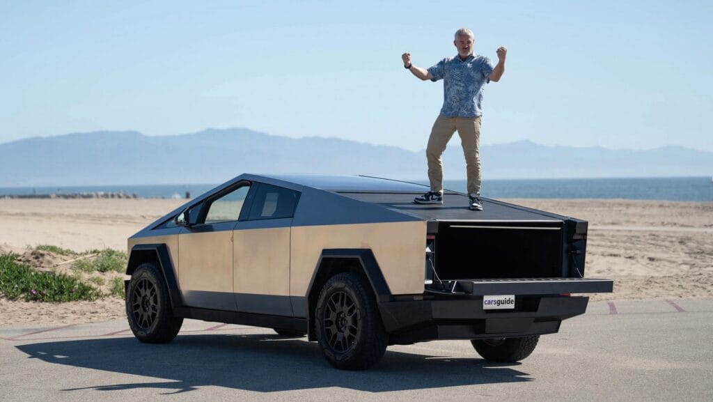 Tesla Cybertruck 2025